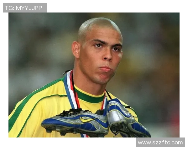 20世纪20年代足球传奇球星头像：璀璨时代的绿茵风采与经典瞬间